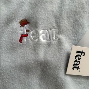 Feat Gray/blue Fleece crew sweatshirt NWT size L so cute!